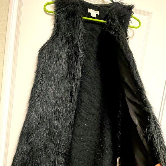 Long Faux Fur Vest - Picture 3 of 4
